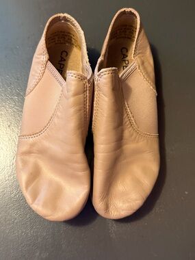 CAPEZIO Jazz Shoes (4.5)